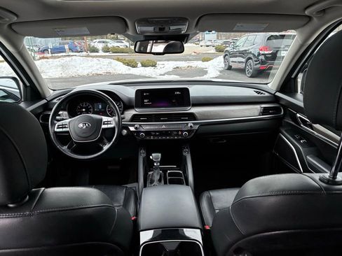 Used 2021 Kia Telluride EX w/ EX Premium Package image 16