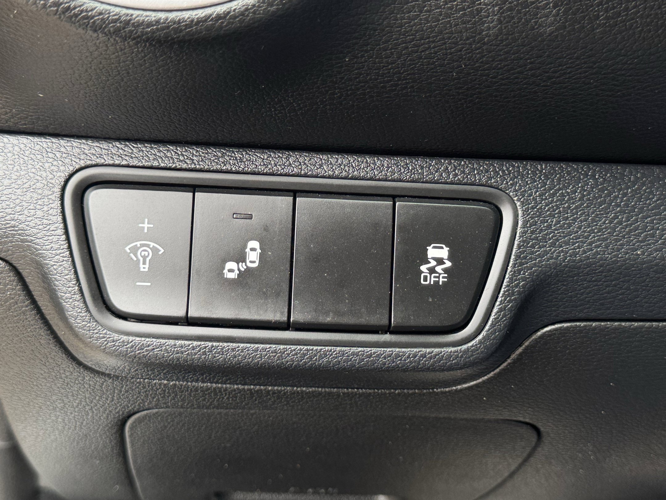 Used 2023 Kia Forte LXS w/ LXS Technology Package FWD image 23