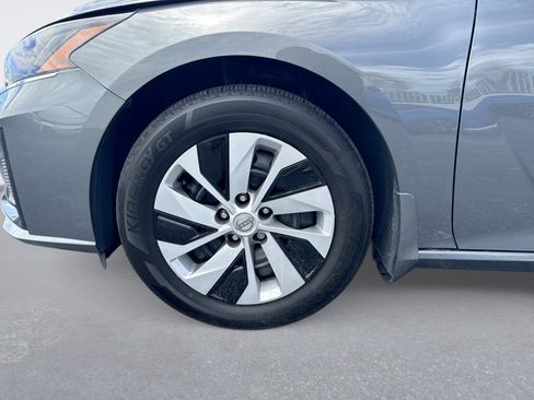 Certified 2025 Nissan Altima 2.5 S FWD image 11
