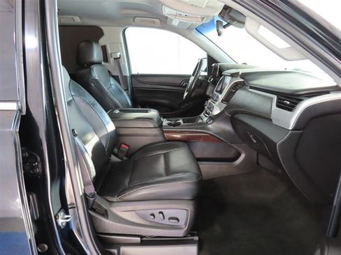 Used 2017 GMC Yukon SLT AWD/4WD image 33
