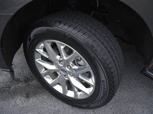 Used 2020 Ford Expedition XLT w/ Equipment Group 202A AWD/4WD image 46