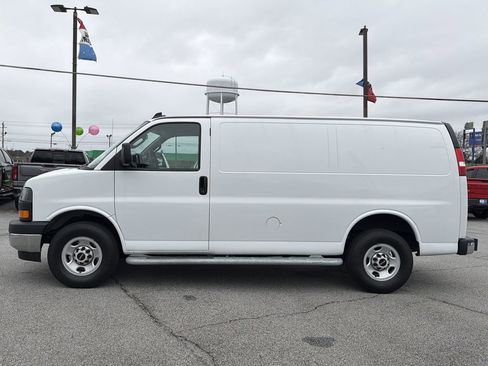 Used 2024 GMC Savana 2500 w/ Driver Convenience Package image 21