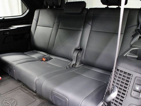 Used 2025 Toyota Sequoia Platinum image 12