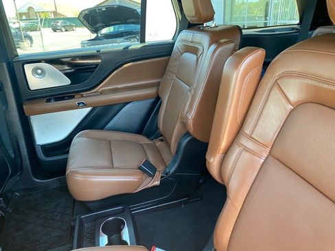 Used 2022 Lincoln Aviator Reserve w/ Equipment Group 201A image 16