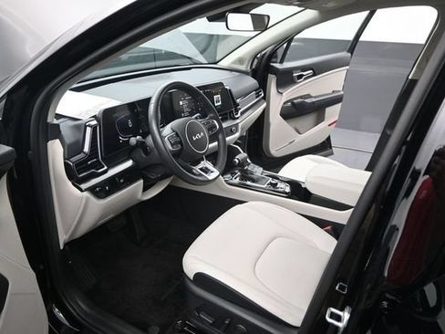 Used 2024 Kia Sportage EX FWD image 6