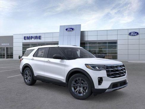 New 2026 Ford Explorer Active w/ Active Comfort Package image 7