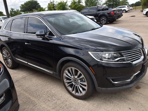Used 2017 Lincoln MKX Reserve w/ Driver Assistance Package FWD image 5