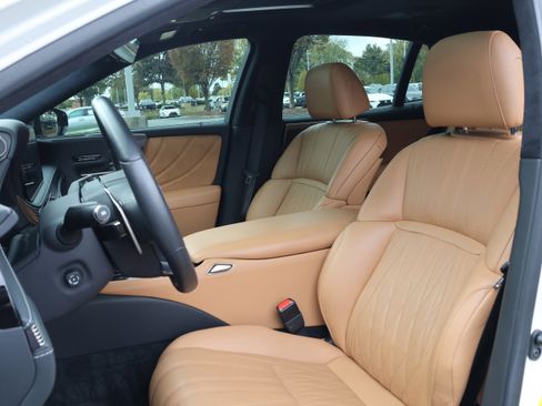 Used 2021 Lexus LS 500h image 33