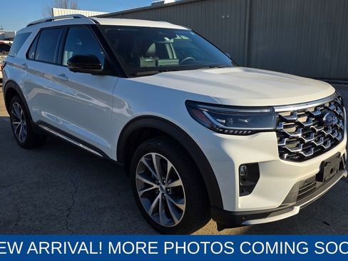 Used 2025 Ford Explorer Platinum w/ Ultimate Package image 7