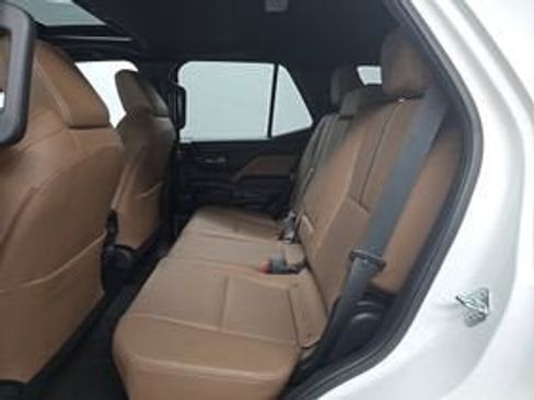 Used 2025 Toyota 4Runner Limited AWD/4WD image 7