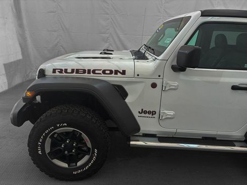 Used 2018 Jeep Wrangler Rubicon AWD/4WD image 3