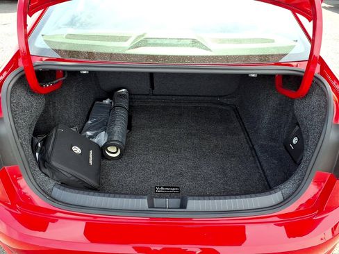 Used 2020 Volkswagen Jetta SE w/ SE Cold Weather Package image 7