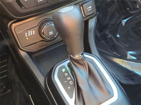 Certified 2020 Jeep Renegade Latitude image 30