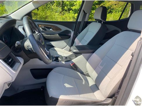 Used 2021 GMC Terrain SLE FWD image 5