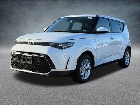 Used 2024 Kia Soul LX w/ Option Group 015 image 9