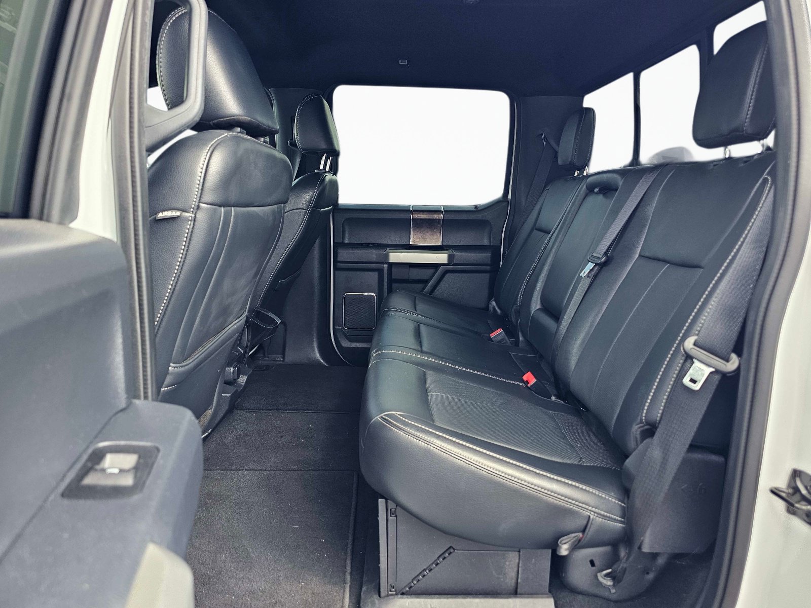 Used 2022 Ford F350 Lariat w/ Lariat Value Package AWD/4WD image 31