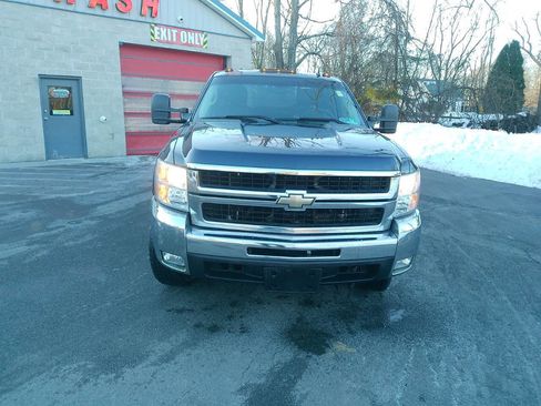 Used 2009 Chevrolet Silverado 2500 LTZ w/ Suspension Package, Off-Road AWD/4WD image 4