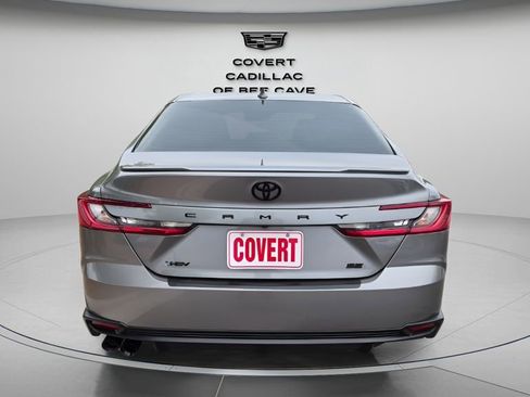 Used 2025 Toyota Camry SE w/ Convenience Package image 8