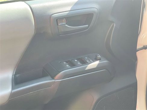Used 2020 Toyota Tacoma SR image 20