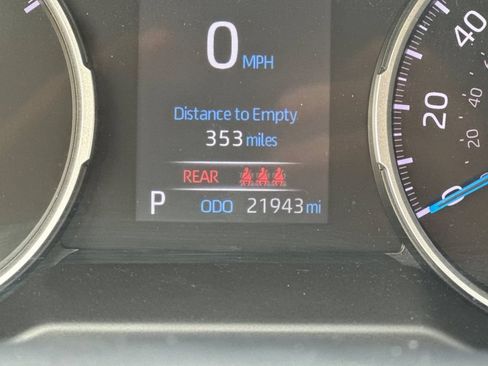 Used 2022 Toyota RAV4 LE AWD/4WD image 26