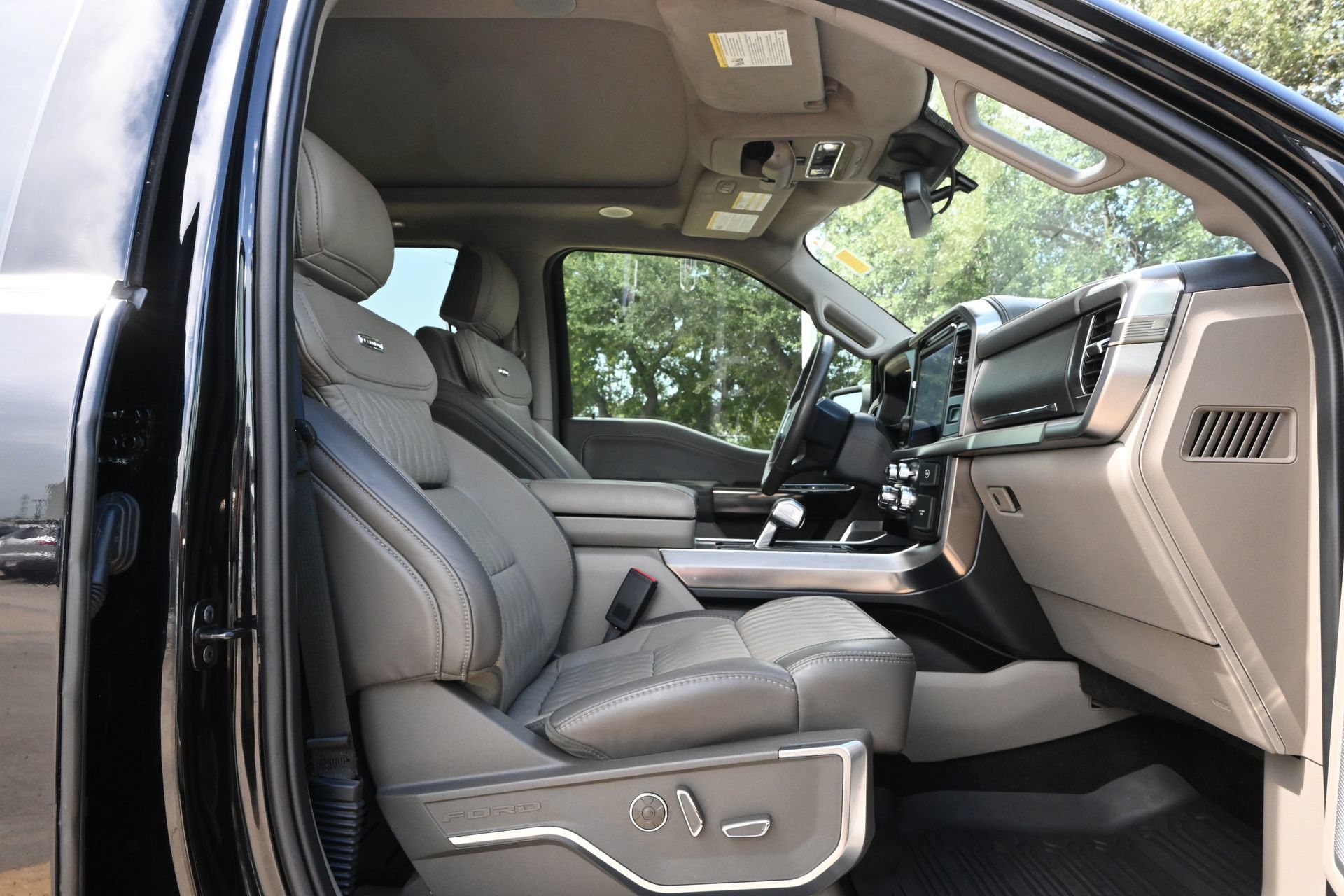 Used 2024 Ford F150 Platinum w/ Equipment Group 703A Plus AWD/4WD image 25