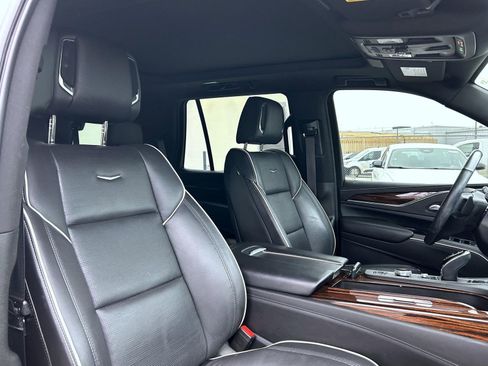 Used 2021 Cadillac Escalade Premium Luxury w/ Performance Package image 19
