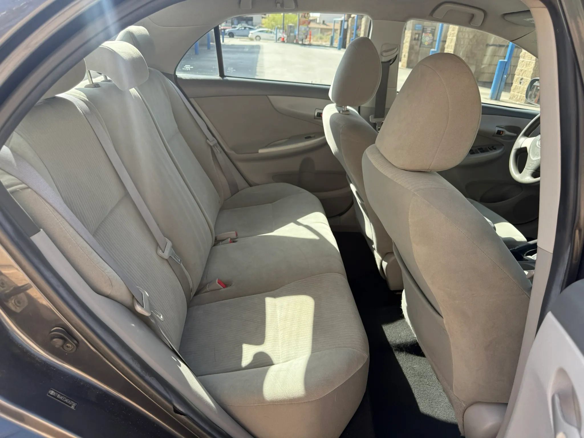 Used 2010 Toyota Corolla LE w/ All Weather Guard Pkg FWD image 9