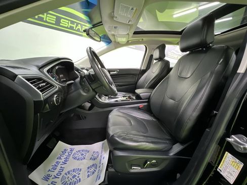 Used 2017 Ford Edge Titanium w/ Equipment Group 301A AWD/4WD image 17