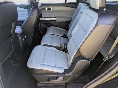 Used 2021 Ford Explorer XLT w/ Equipment Group 202A image 17