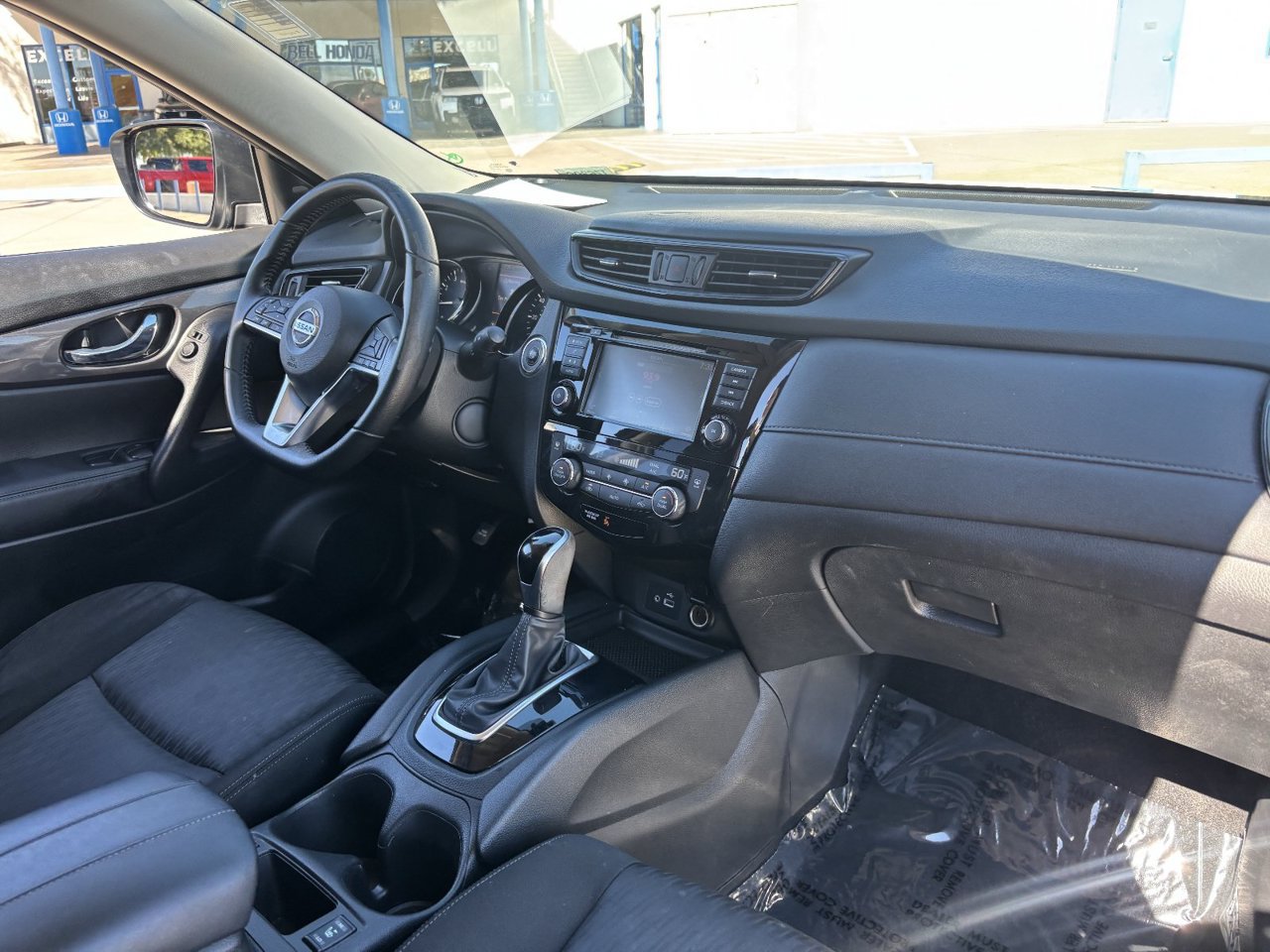 Used 2020 Nissan Rogue SV FWD image 10