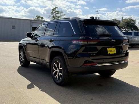 New 2025 Jeep Grand Cherokee Limited w/ Trailer Tow Package AWD/4WD image 5