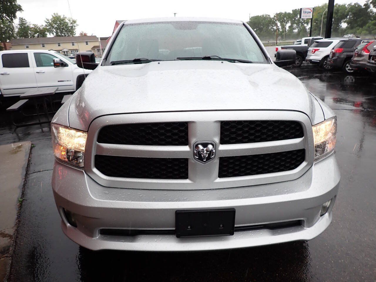 Used 2017 RAM 1500 Express AWD/4WD image 2