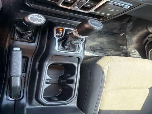 Used 2022 Jeep Gladiator Sport AWD/4WD image 26