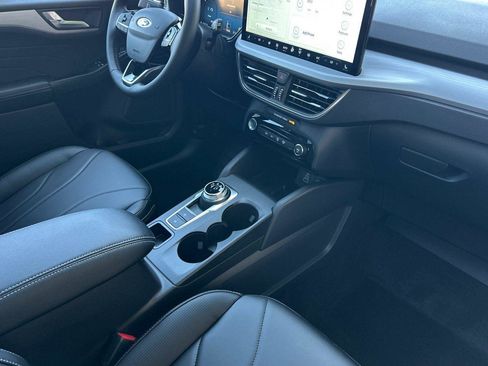 New 2025 Ford Escape SE w/ PHEV Premium Package image 13