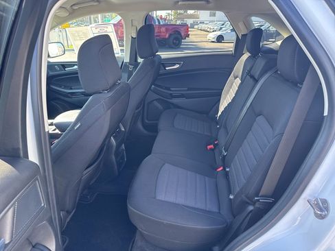 Used 2024 Ford Edge SE image 7