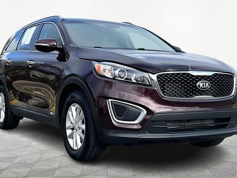 Used 2016 Kia Sorento LX w/ LX Convenience Package image 12