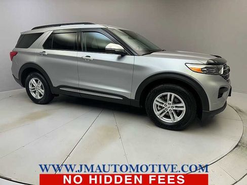 Used 2021 Ford Explorer XLT image 7