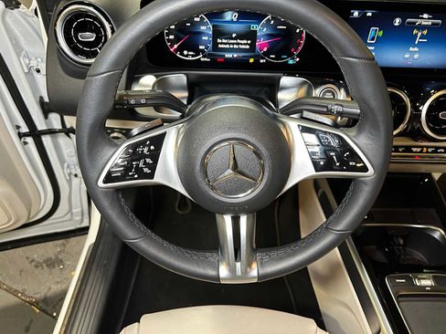 Certified 2025 Mercedes-Benz GLB 250 4MATIC image 26