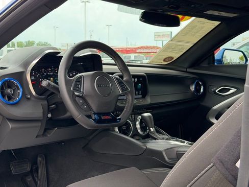 Used 2018 Chevrolet Camaro SS RWD image 41
