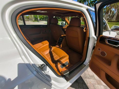 Used 2013 Bentley Flying Spur Flying Spur image 35