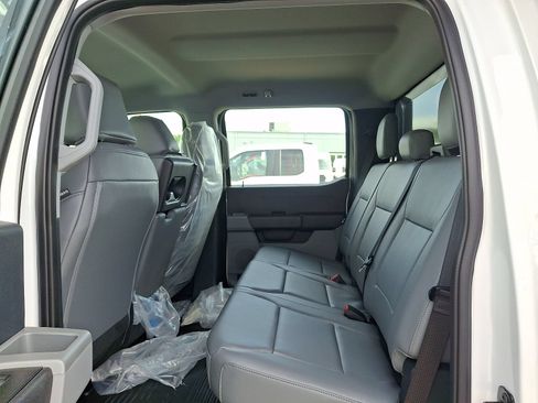 New 2025 Ford F550 4x4 Crew Cab image 7