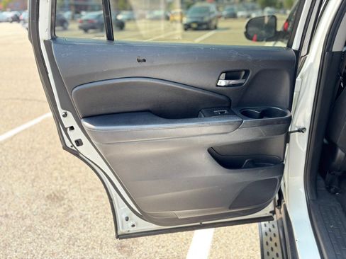Used 2020 Honda Pilot EX image 12
