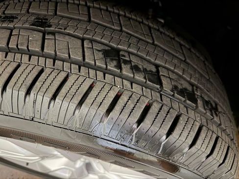 Used 2025 Chevrolet Silverado 1500 Custom image 13