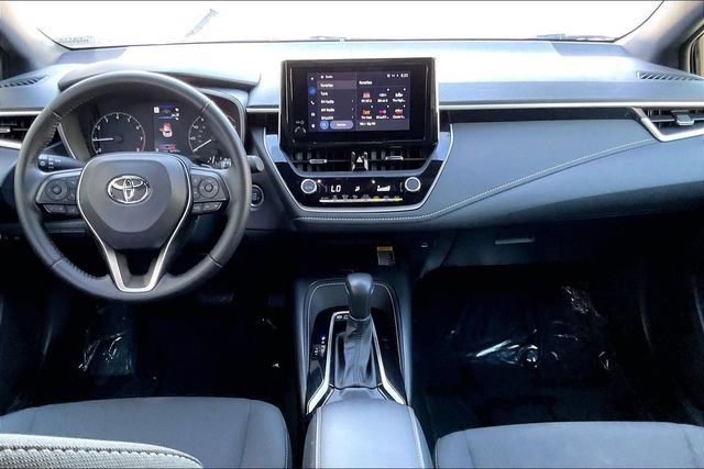 Used 2025 Toyota Corolla SE w/ SE Package FWD image 15