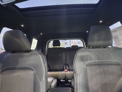 New 2025 Jeep Grand Cherokee L Laredo image 30