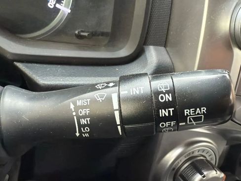 Used 2018 Toyota 4Runner SR5 Premium image 13