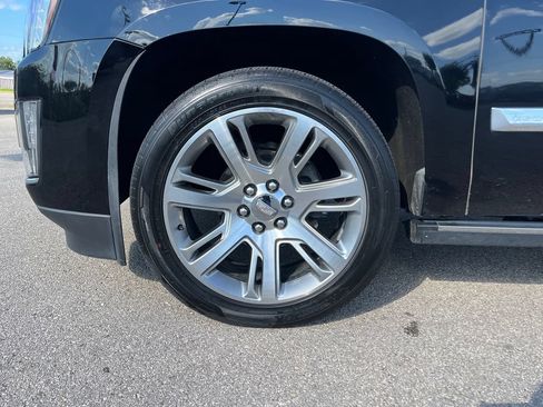 Used 2015 Cadillac Escalade Premium AWD/4WD image 30