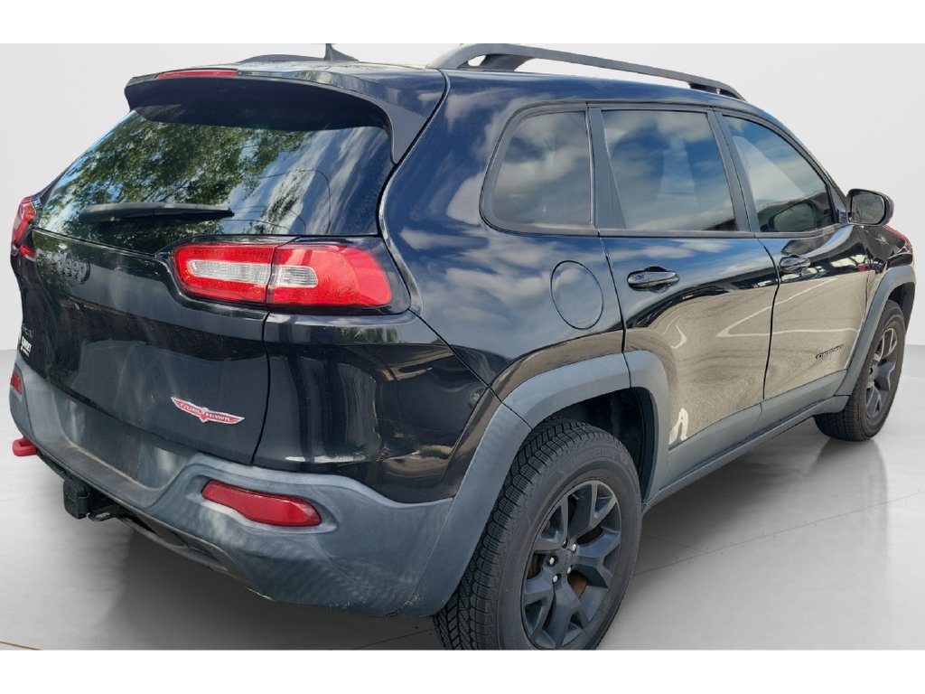 Used 2016 Jeep Cherokee Trailhawk w/ Comfort/Convenience Group AWD/4WD image 5