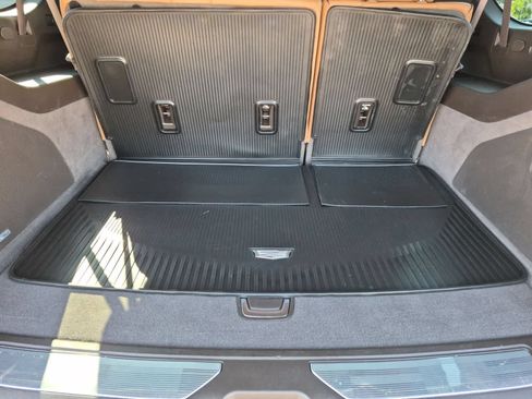 Used 2021 Cadillac Escalade ESV Premium Luxury AWD/4WD image 35