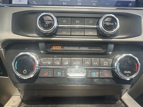 Used 2022 Ford F350 Lariat w/ Chrome Package AWD/4WD image 7